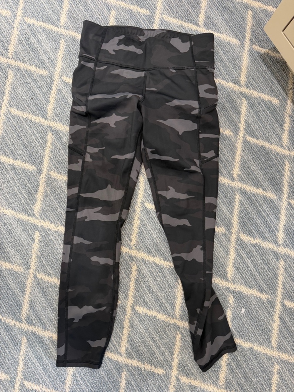 Athleta Women's Black and Gray Camo High-Rise Leggings